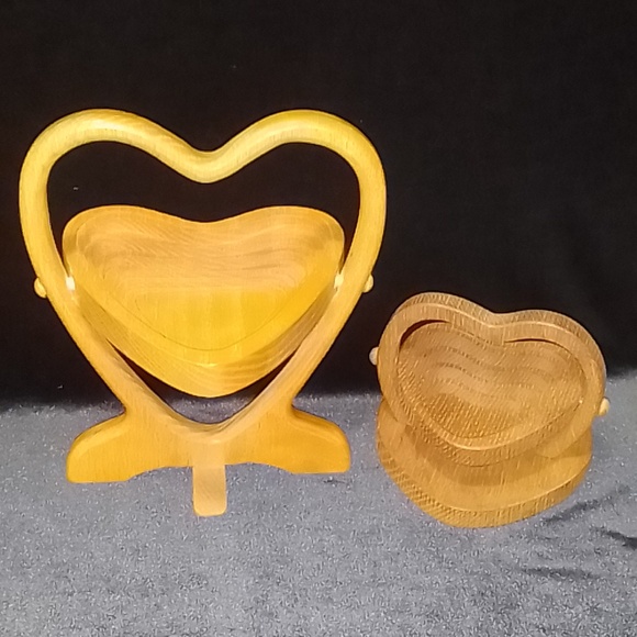 Lot of 2 Collapsible Heart shape wooden bowls - Picture 8 of 9